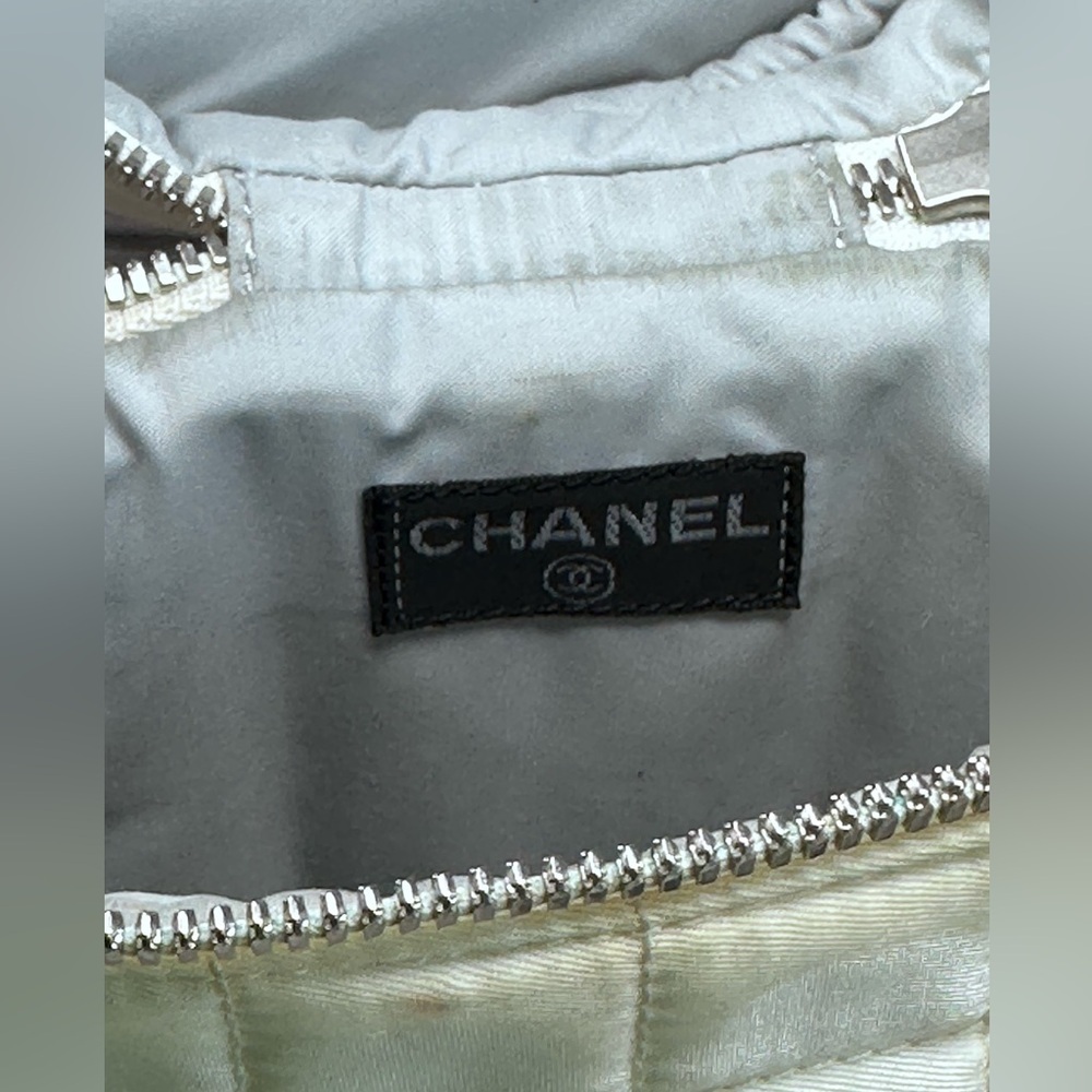 CHANEL Sports Line Bottle Holder White Shoulder Bag Cylindrical GUC - Picture 8 of 11